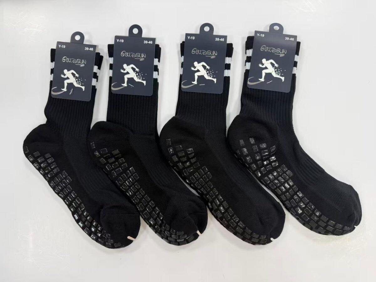 MEDIAS FUTSALERAS 3/4 ANTIDESLIZANTES NEGRO (FARDO X 60 DOC)