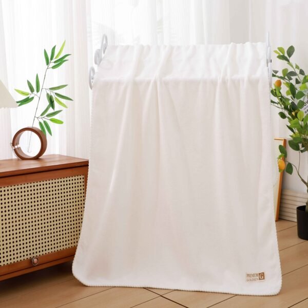 TOALLÓN MICROFIBRA C.E. CON RIBETE 90X160 CM (FARDO X 15 DOC)