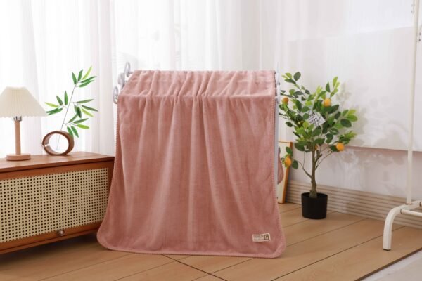 TOALLÓN MICROFIBRA C.E. CON RIBETE 90X160 CM (FARDO X 15 DOC)