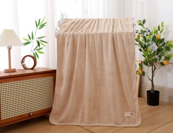 TOALLÓN MICROFIBRA C.E. CON RIBETE 90X160 CM (FARDO X 15 DOC)