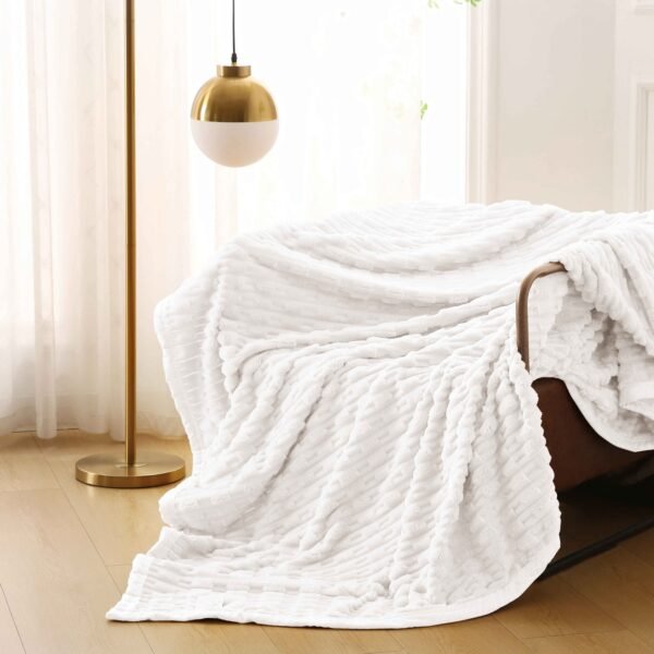 MANTA PREMIUM ANTIALERGICA ALTO RELIEVE MODELO PIÑA (FARDO X 48 UNDS)