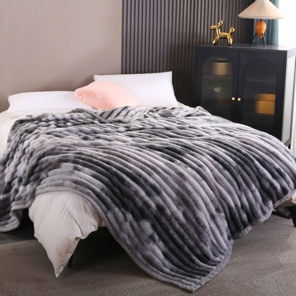 MANTA PREMIUM ANTIALERGICA ALTO RELIEVE ANIMAL PRINT (FARDO X 48 UNDS)