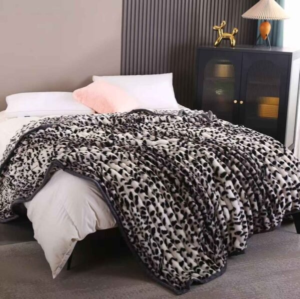 MANTA PREMIUM ANTIALERGICA ALTO RELIEVE ANIMAL PRINT (FARDO X 48 UNDS)