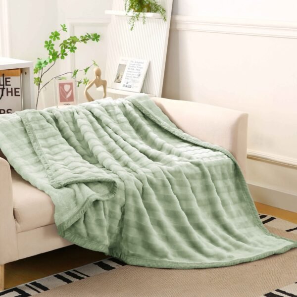 MANTA PREMIUM ANTIALERGICA ALTO RELIEVE EN LINEAS (FARDO X 48 UNDS)