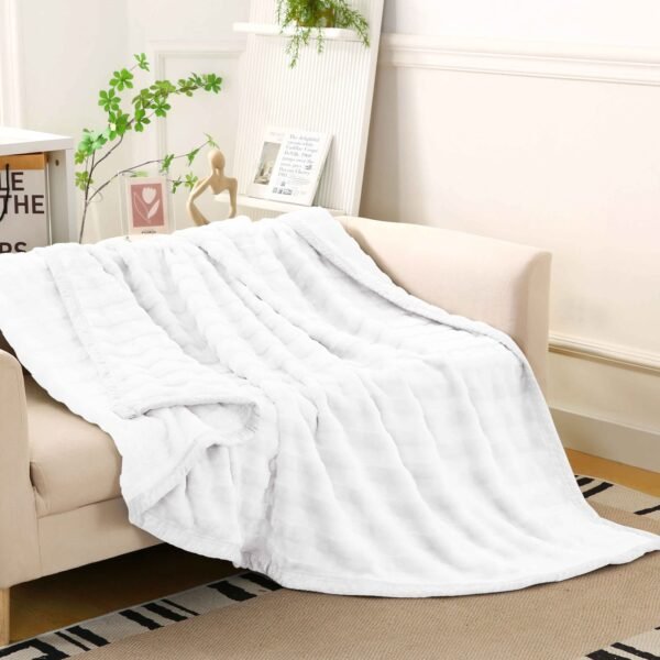 MANTA PREMIUM ANTIALERGICA ALTO RELIEVE EN LINEAS (FARDO X 48 UNDS)