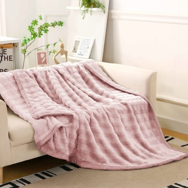 MANTA PREMIUM ANTIALERGICA ALTO RELIEVE EN LINEAS (FARDO X 48 UNDS)