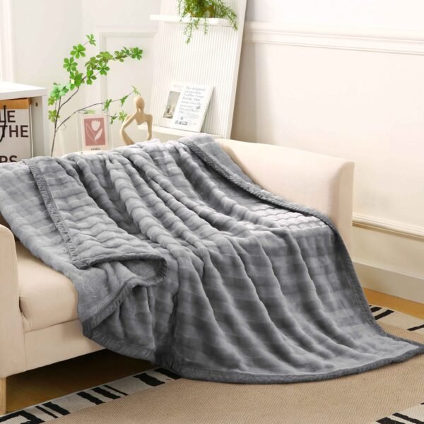 MANTA PREMIUM ANTIALERGICA ALTO RELIEVE EN LINEAS (FARDO X 48 UNDS)