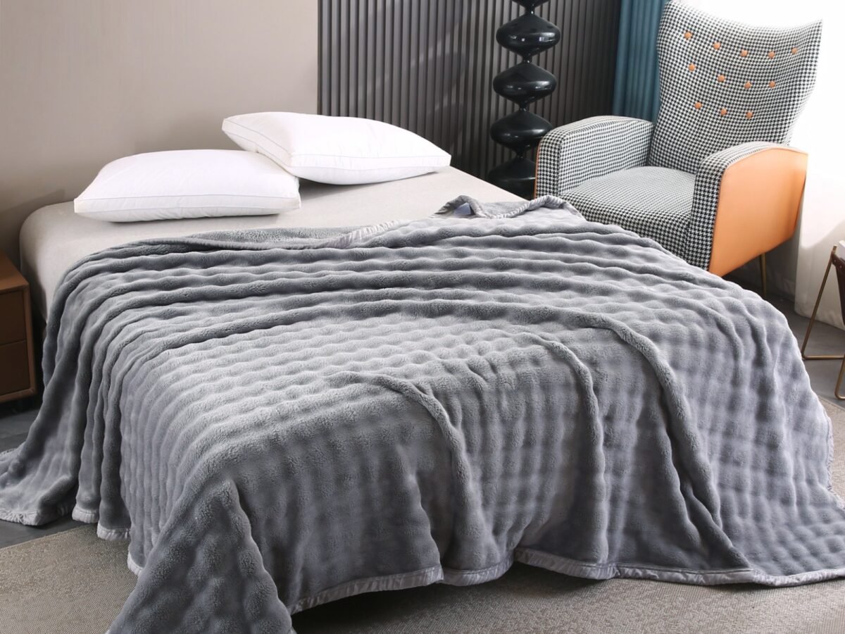 MANTA PREMIUM ANTIALERGICA ALTO RELIEVE MODELO BURBUJA (FARDO X 48 UNDS)