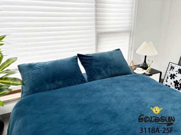 COBERTOR 5 PIEZAS PIEL DE ANGEL EN ALTO RELIEVE 4D PREMIUM (CAJA X 10 UNDS)